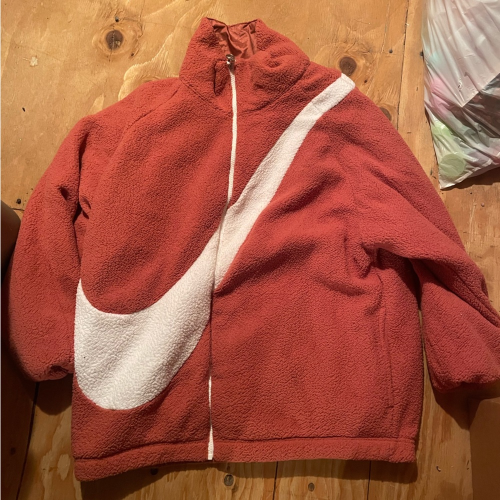 BRAND NEW NIKE PUFFER/SHERPA REVERSIBLE JACKET